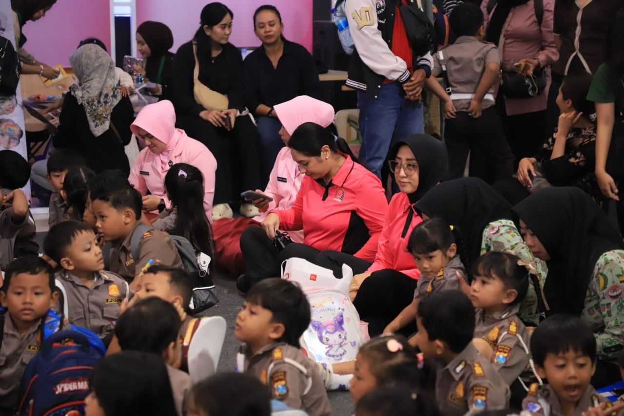 Polres Kediri Kota Gelar Wayang Karton Sarana Edukasi di HKGB ke-74
