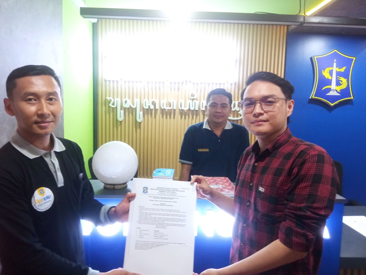 Terhambat Administrasi Jelang SPMB, Warga Rusunawa Surabaya Akhirnya Terima Surat Domisili ‎