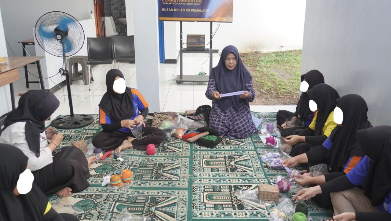 pelatihan keterampilan merajut benang