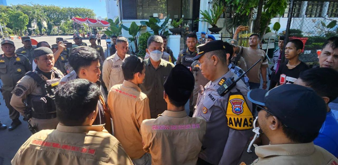 Demonstrasi Gempar Jatim