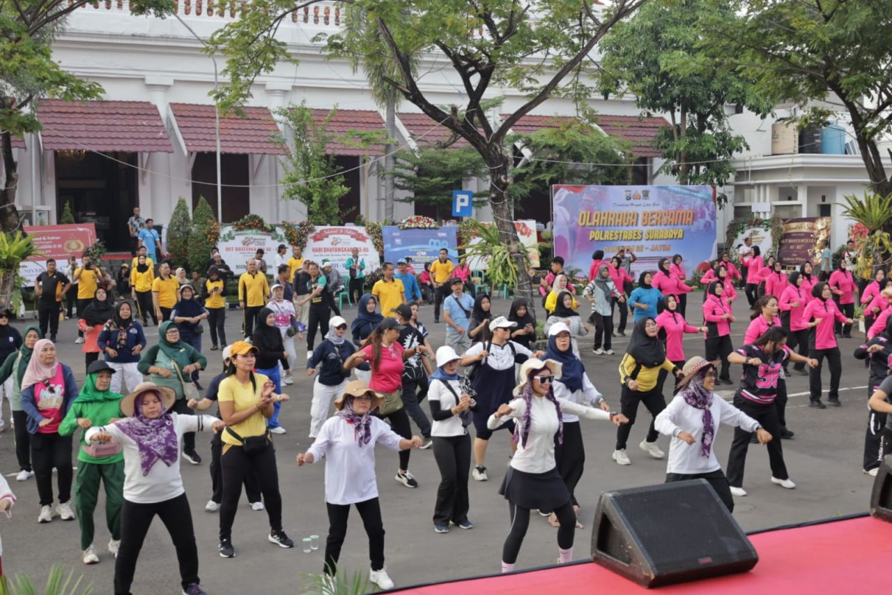 Senam bersama HUT Bhayangkara ke-80