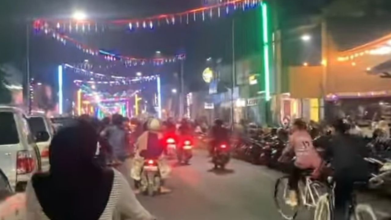 Pesta Rakyat Tiada Henti, Mengintip Meriahnya Suasana Malam di Citywalk Pemalang