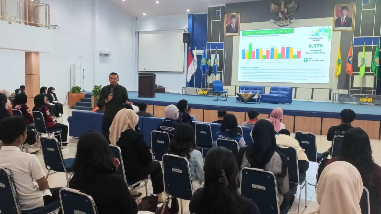 Diskusi publik di UNMA