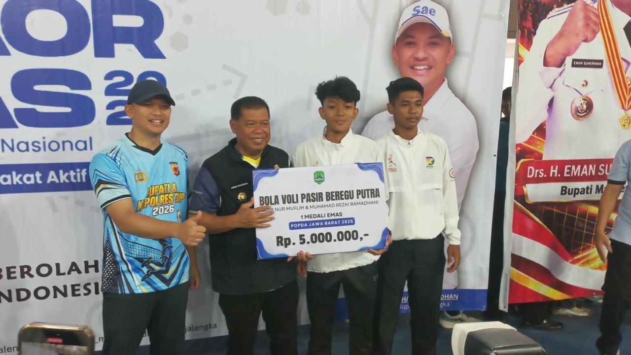 Haornas 2026, Bupati Majalengka Serahkan Bonus kepada 23 Atlet dan Pelatih Berprestasi