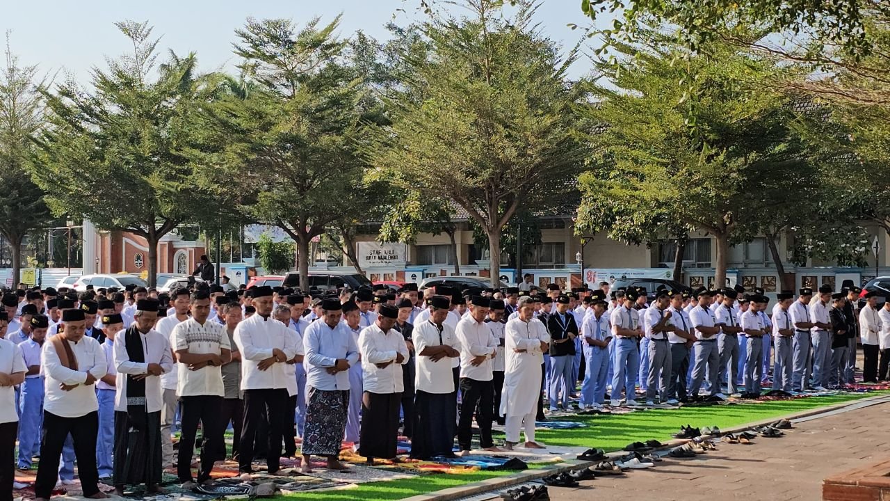Kemarau Panjang, Pemkab Majalengka Salurkan Air Bersih dan Benahi Irigasi