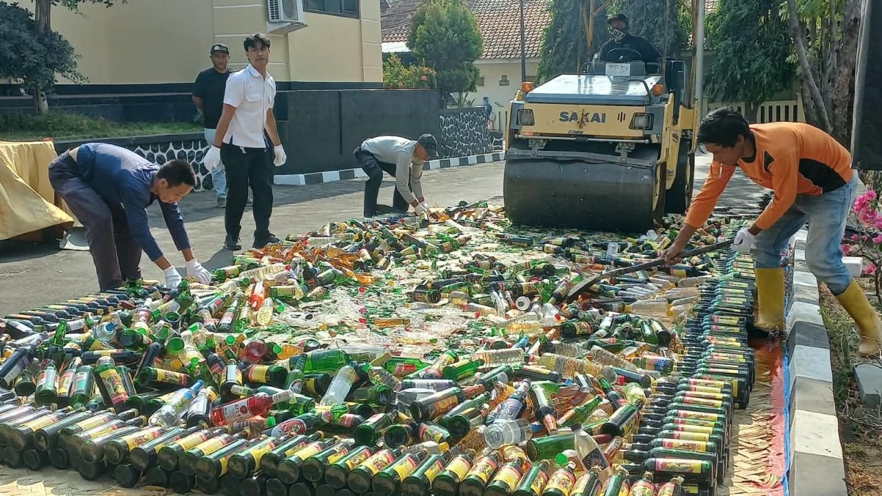 Pemusnahan miras di Majalengka