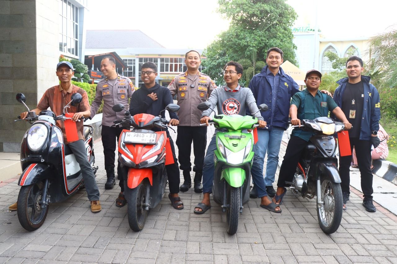 Kapolres Gresik kembalikan motor korban curanmor