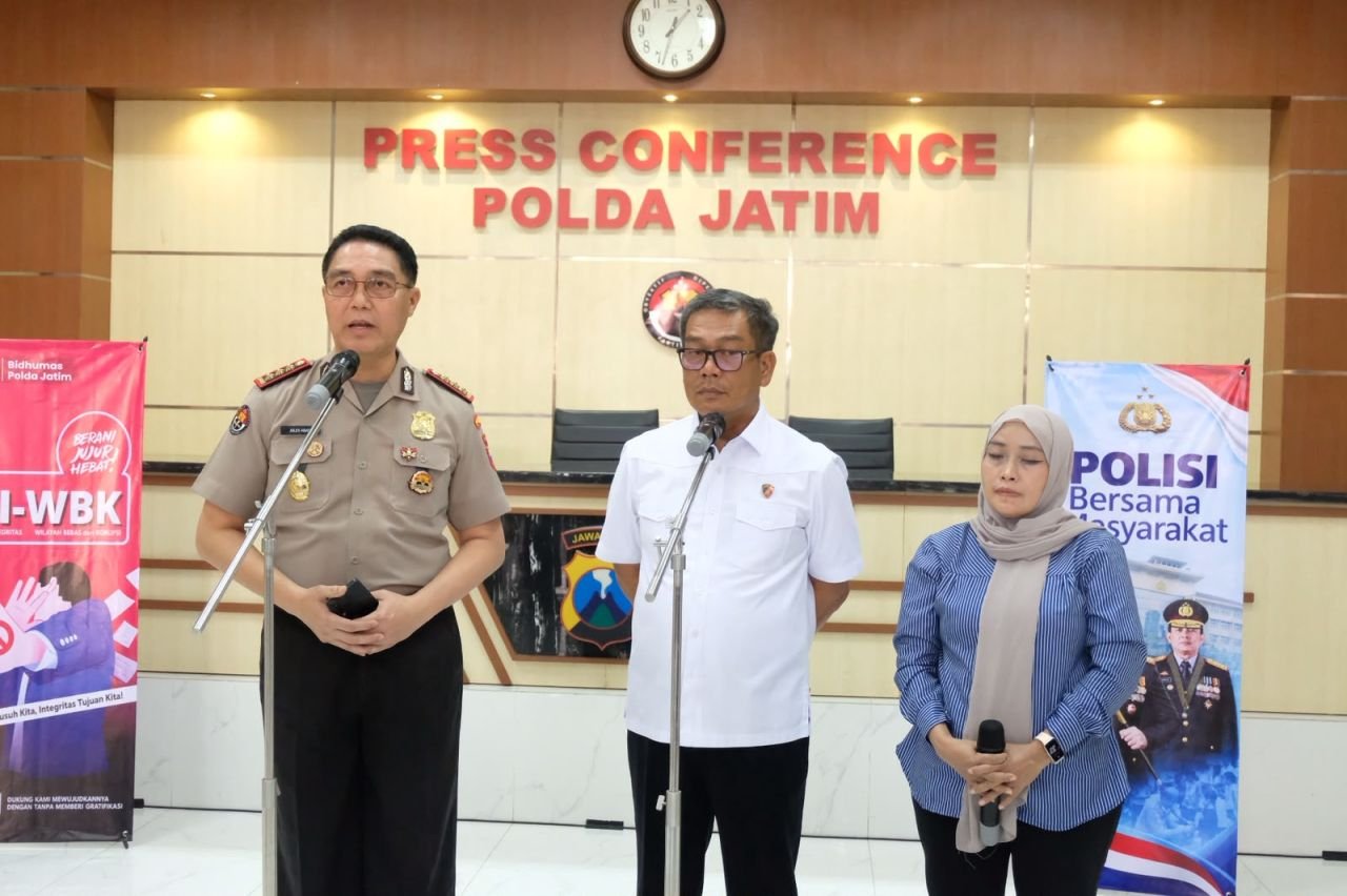 Polda Jatim saat Konferensi terkait status perkara arisan Meow