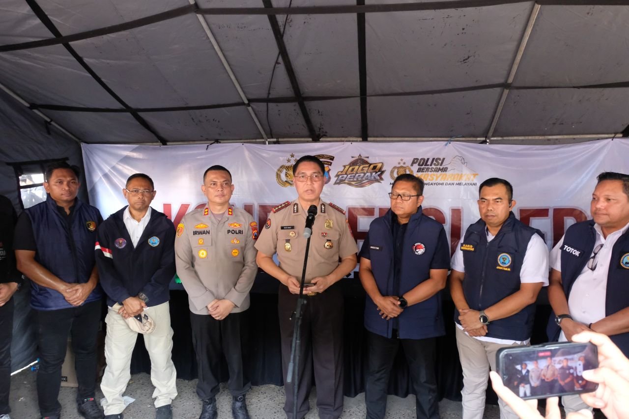 Polda Jatim konfrensi pers terkait narkoba di Jalan Kunti