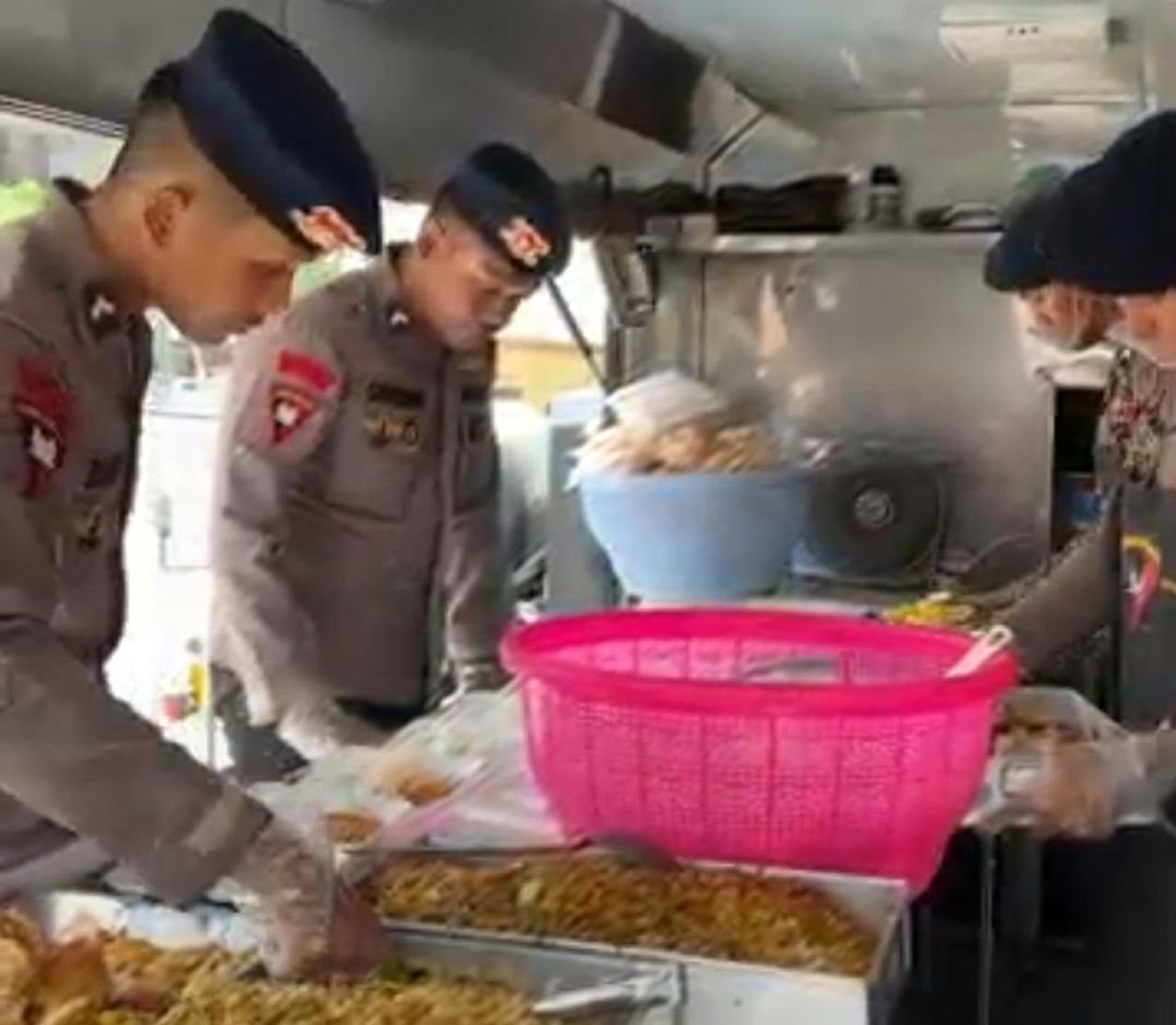 Brimob Polda Jatim tanggap Karhutla