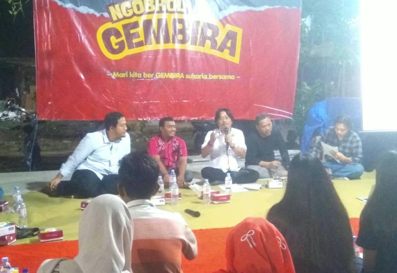 Anggota Komisi B DPRD Surabaya Budi Leksono hadir di Komunitas Gembira.